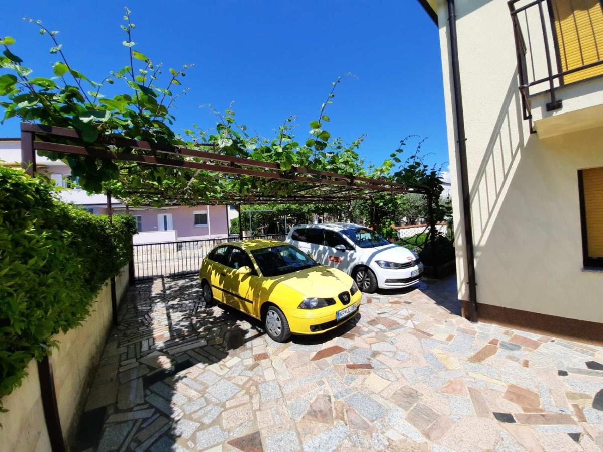 Holiday Erna - Apartments Cherry & Blue Novigrad Istria المظهر الخارجي الصورة