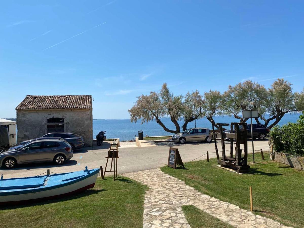 Holiday Erna - Apartments Cherry & Blue Novigrad Istria المظهر الخارجي الصورة